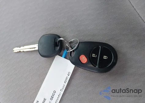 2010 Toyota Highlander Base V6 z USA, uszkodzony, nr VIN JTEBK3EH8A2160289